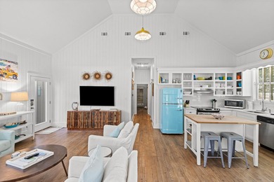 Charming Vintage Cottage & Carriage House in Historic Old - photo 9