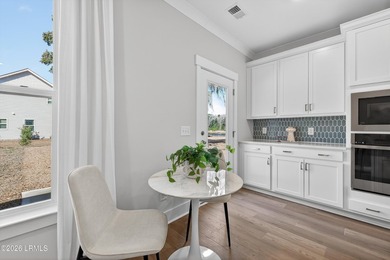 NEW PRICE $469,990 - MOVE-IN READY!! The 'Amelia' is a three - photo 10