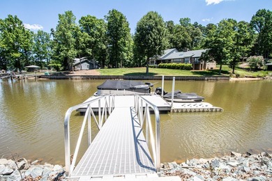 Gorgeous lake front home situated on 200 feet of shoreline - photo 4