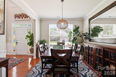 Welcome to this beautifully maintained, move-in ready home - photo 6