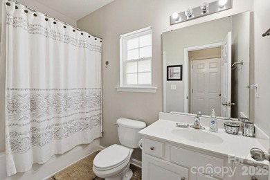 Welcome to this beautifully maintained, move-in ready home - photo 8