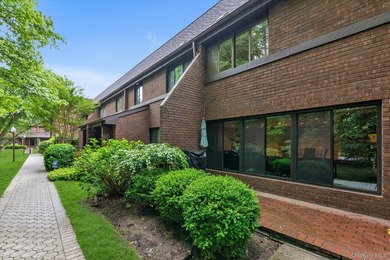 Fabulous opportunity to own a Buttonwood model in the highly - photo 2