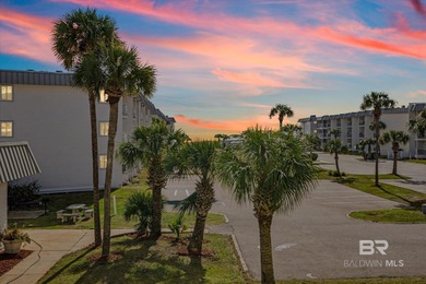 Bright and sunny 2nd-story condo in Gulf Shores Plantation East