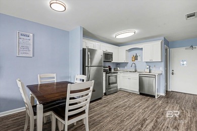 Bright and sunny 2nd-story condo in Gulf Shores Plantation East