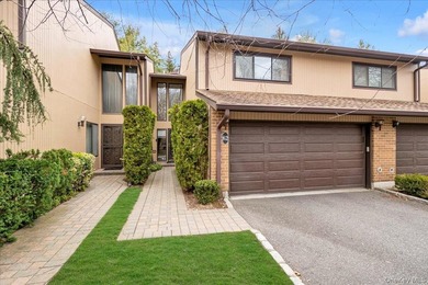 Welcome to this beautifully renovated Ashford model in the - photo 1