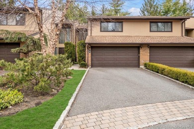 Welcome to this beautifully renovated Ashford model in the - photo 3