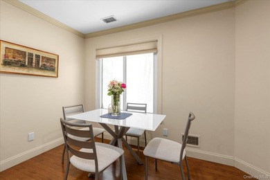 Welcome to this beautifully renovated Ashford model in the - photo 7
