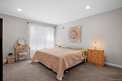 Welcome to this truly move-in ready 3-bedroom 2.5 bath Townhouse - photo 16