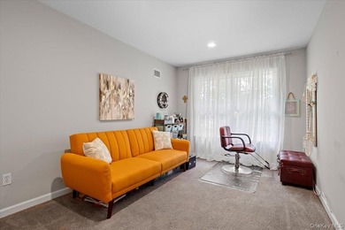 Welcome to this truly move-in ready 3-bedroom 2.5 bath Townhouse - photo 20