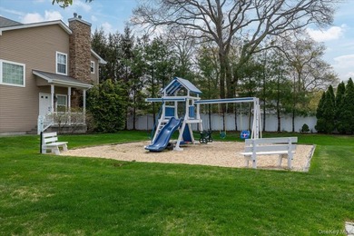 Welcome to this truly move-in ready 3-bedroom 2.5 bath Townhouse - photo 31