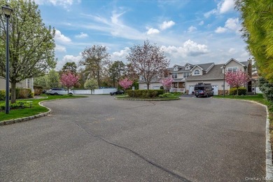 Welcome to this truly move-in ready 3-bedroom 2.5 bath Townhouse - photo 32