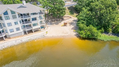 Welcome to this beautifully remodeled, walk-in end unit at The - photo 42