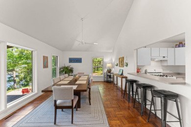 Charming Lakefront Cottage - photo 9