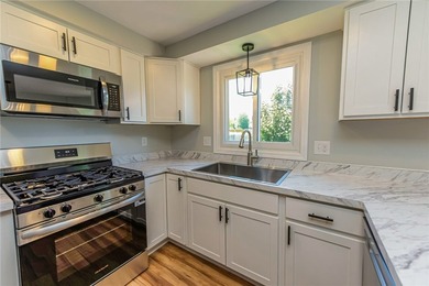 Welcome to 109 Seafarers Ln! OPEN HOUSE Sunday June 14th from - photo 8