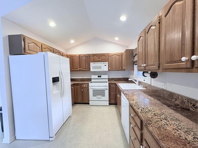 Come & view this prime two bedroom two bathroom home on the 9th - photo 11