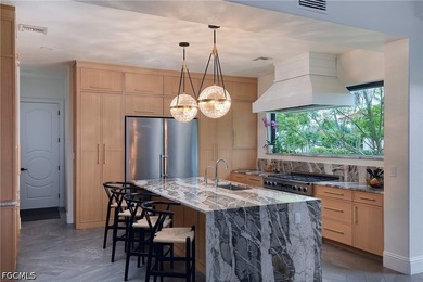 Fully renovated lakefront estate in the prestigious gated - photo 13