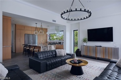 Fully renovated lakefront estate in the prestigious gated - photo 17