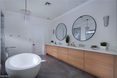 Fully renovated lakefront estate in the prestigious gated - photo 24