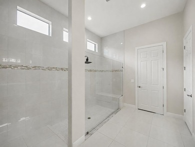 Experience elevated Florida living in this luxurious 3-bedroom - photo 29