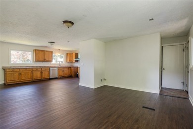 Welcome home to this beautifully maintained 3-bedroom, 1.5-bath - photo 5