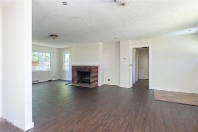 Welcome home to this beautifully maintained 3-bedroom, 1.5-bath - photo 7