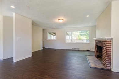 Welcome home to this beautifully maintained 3-bedroom, 1.5-bath - photo 8