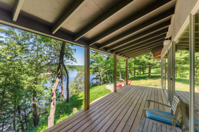 Charming Lakefront Cottage - photo 18