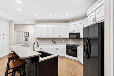 Welcome to an exceptional Lake Hartwell retreat, where refined - photo 9