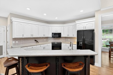 Welcome to an exceptional Lake Hartwell retreat, where refined - photo 10