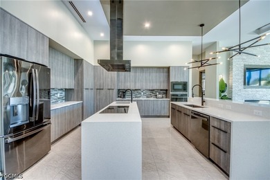 This stunning contemporary waterfront residence in Cape Coral - photo 11