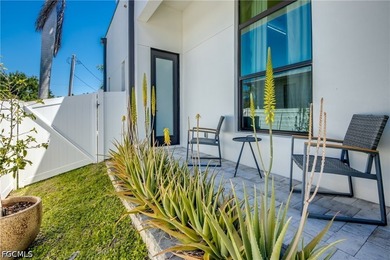 This stunning contemporary waterfront residence in Cape Coral - photo 37