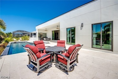 This stunning contemporary waterfront residence in Cape Coral - photo 45