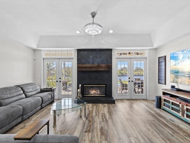 Waterfront Luxury with Panoramic Views! Experience elevated - photo 6