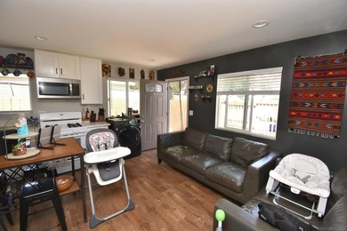 HARD TO FIND NEWER FULLY UPGRADED 3 UNITS EACH WITH 3 BEDROOMS - photo 22