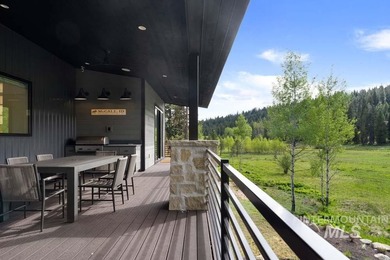 Wake up to a view that will never change. Bordering a protected - photo 23