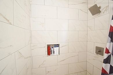 HARD TO FIND NEWER FULLY UPGRADED 3 UNITS EACH WITH 3 BEDROOMS - photo 31