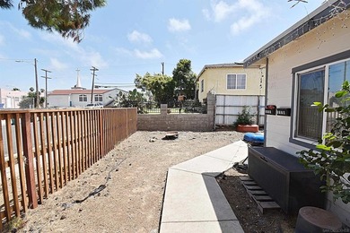 HARD TO FIND NEWER FULLY UPGRADED 3 UNITS EACH WITH 3 BEDROOMS - photo 33