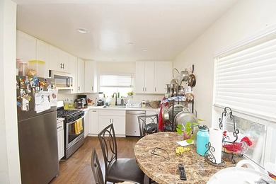 HARD TO FIND NEWER FULLY UPGRADED 3 UNITS EACH WITH 3 BEDROOMS - photo 38