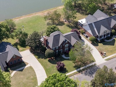 STUNNING LAKE VIEWS! NEW INTERIOR PAINT AND NEW CARPET! This - photo 39
