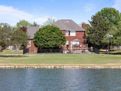 STUNNING LAKE VIEWS! NEW INTERIOR PAINT AND NEW CARPET! This - photo 42