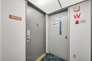 Welcome to this spacious and well-maintained 2-bedroom end-unit - photo 2