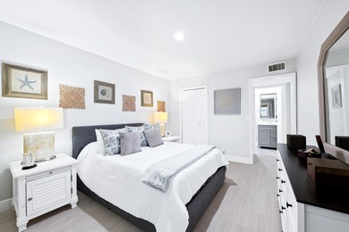 Stunning fully remodeled 2BR/2BA Corner Villa in Kings Point! - photo 11