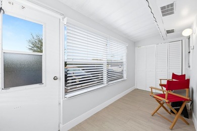 Stunning fully remodeled 2BR/2BA Corner Villa in Kings Point! - photo 16