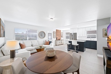 Stunning fully remodeled 2BR/2BA Corner Villa in Kings Point! - photo 20