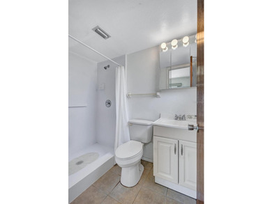 END UNIT! MOVE IN READY! Enjoy maintenance free Florida living - photo 22