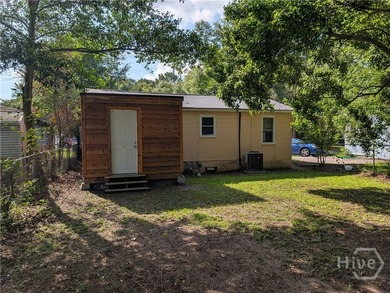 This beautifully updated cottage is the perfect place to call - photo 29