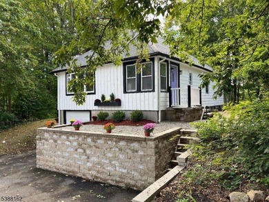 Lake Hopatcong Home Sale Pending in Mount Arlington New Jersey