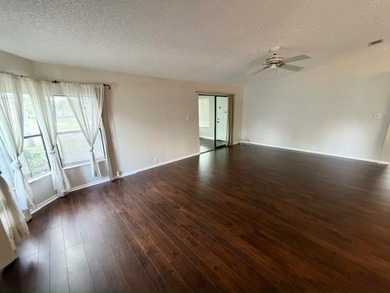 This charming 2-bed, 2-bath home offers low-maintenance living - photo 4