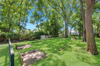 Welcome to this beautifully maintained 2-bedroom, 1-bath home in - photo 17