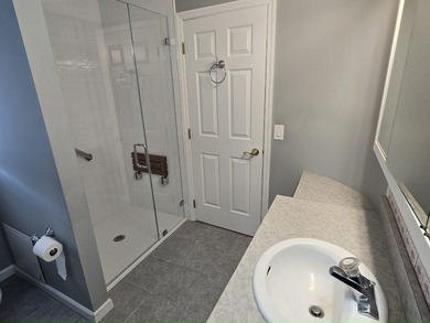 Retire in style - Foxwood Village is a beautiful gated community - photo 10